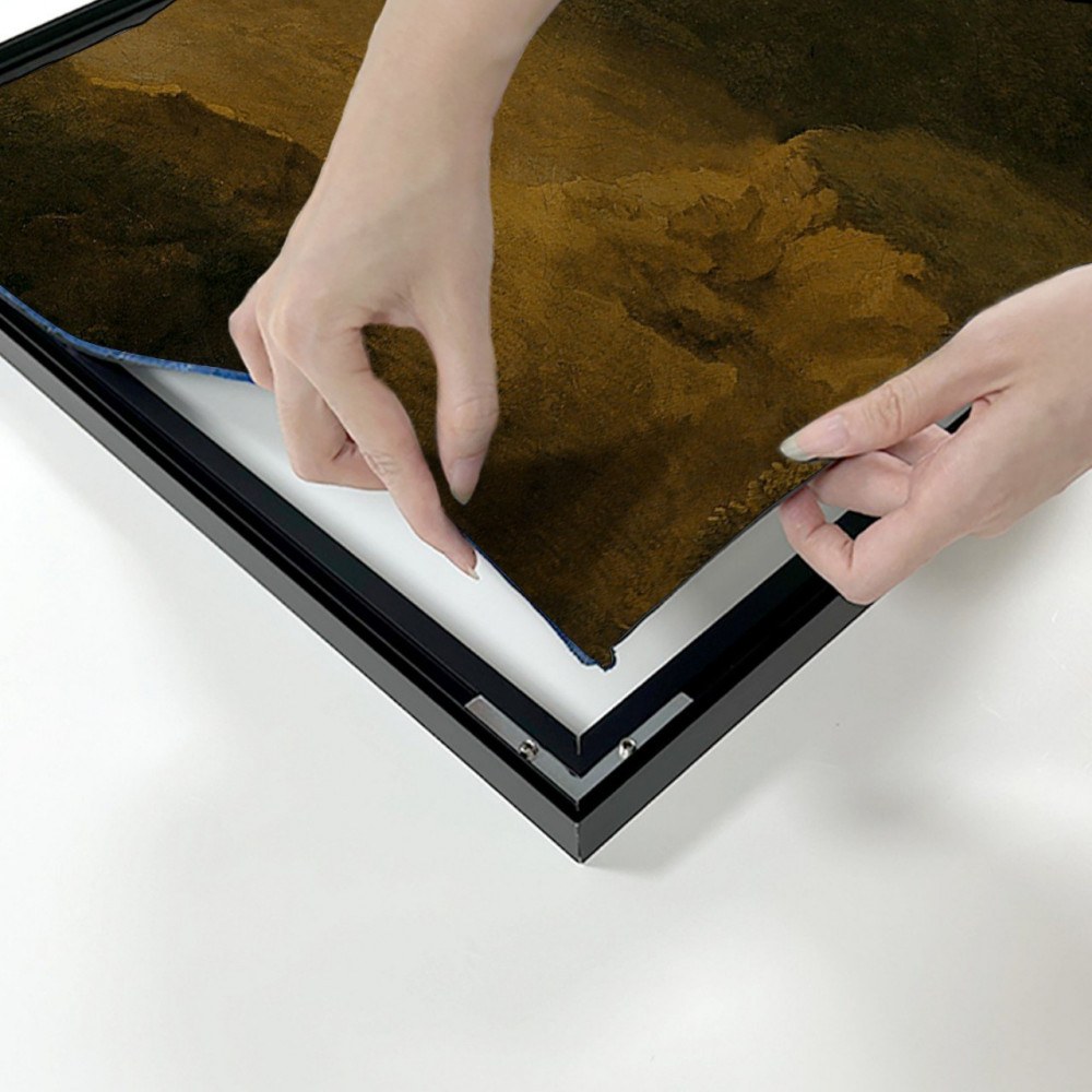 Pressing the silicone edge print into the wall frame