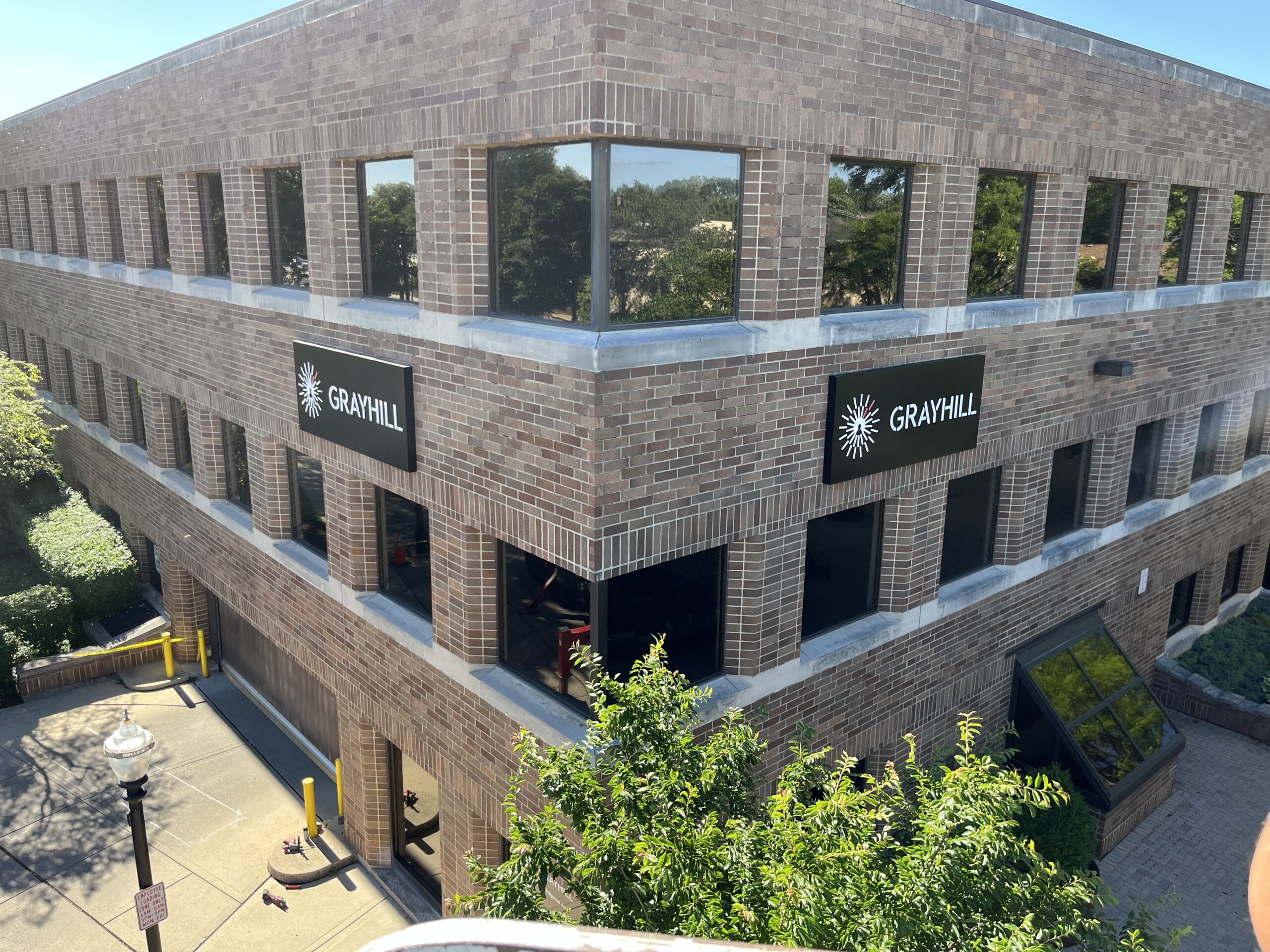 Snowy peaks thumbnail