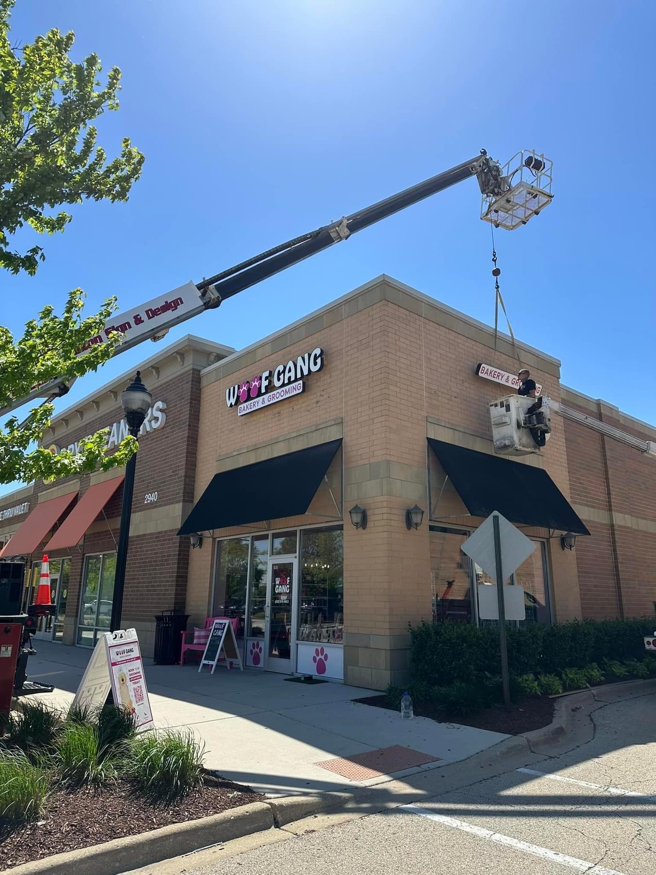 Snowy peaks thumbnail