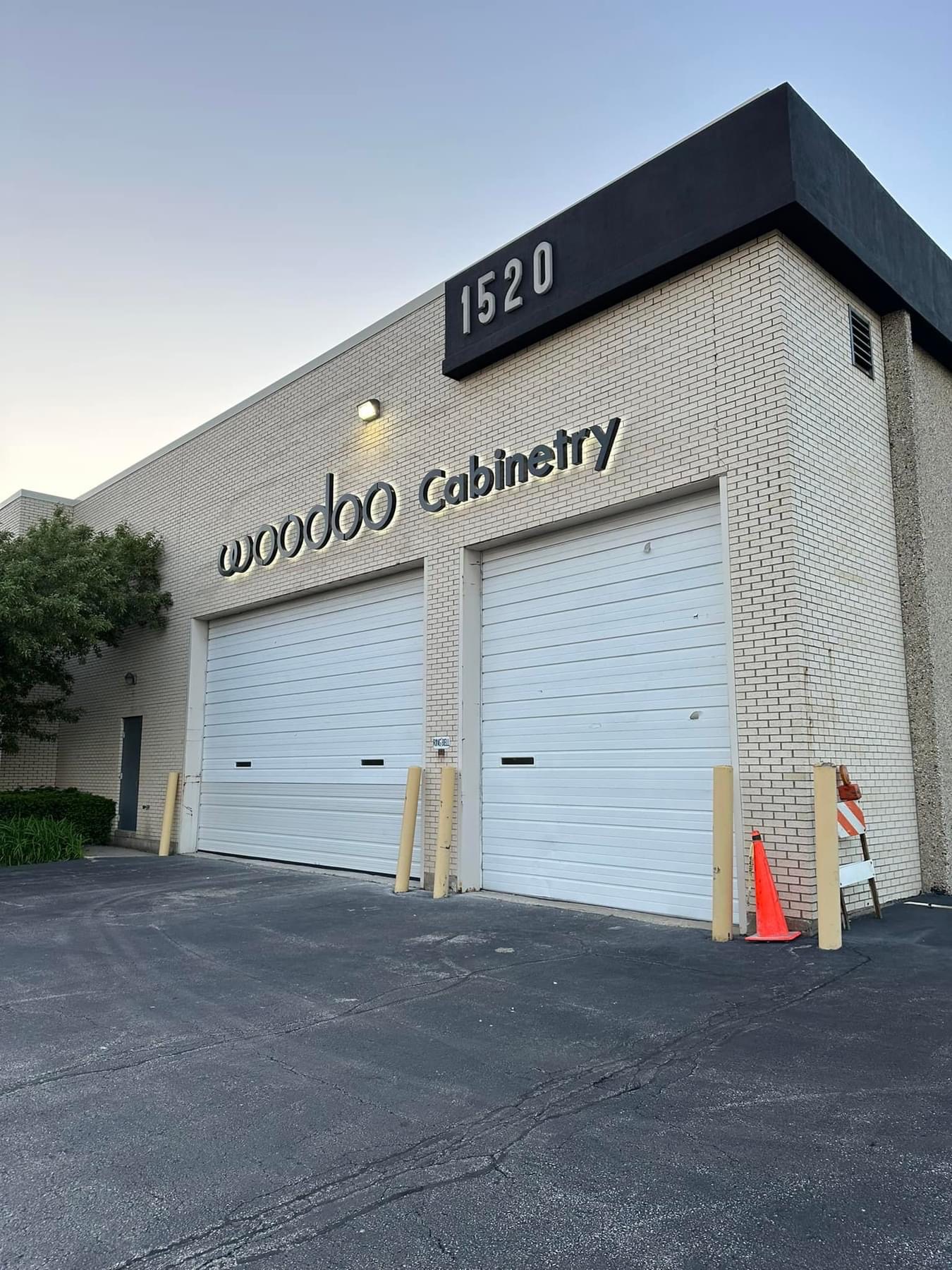 Snowy peaks thumbnail