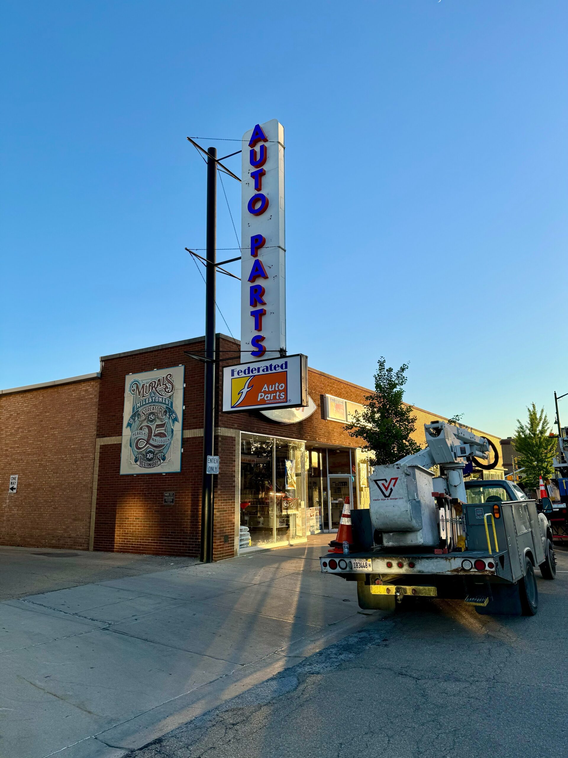 Snowy peaks thumbnail