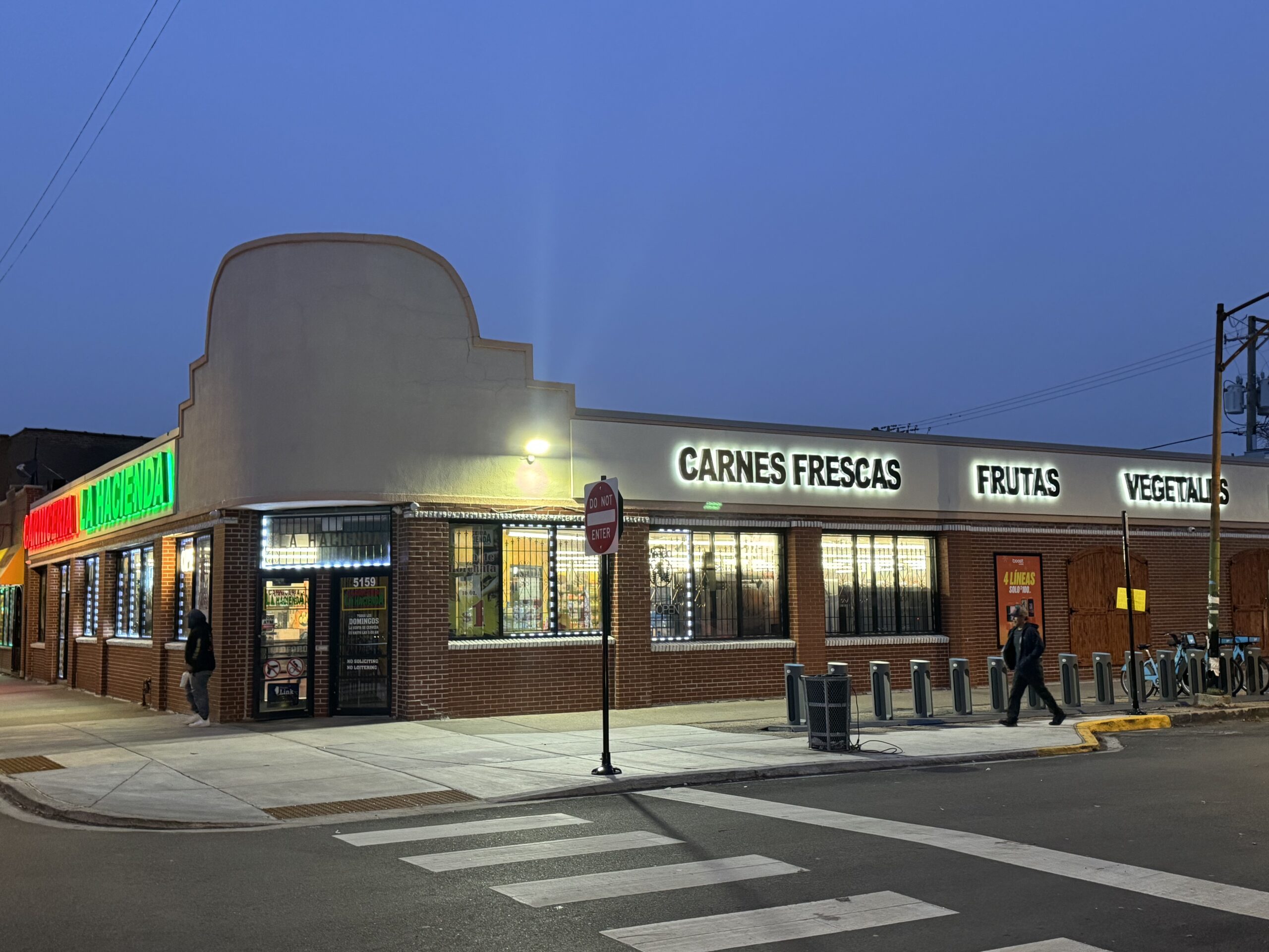 Snowy peaks thumbnail