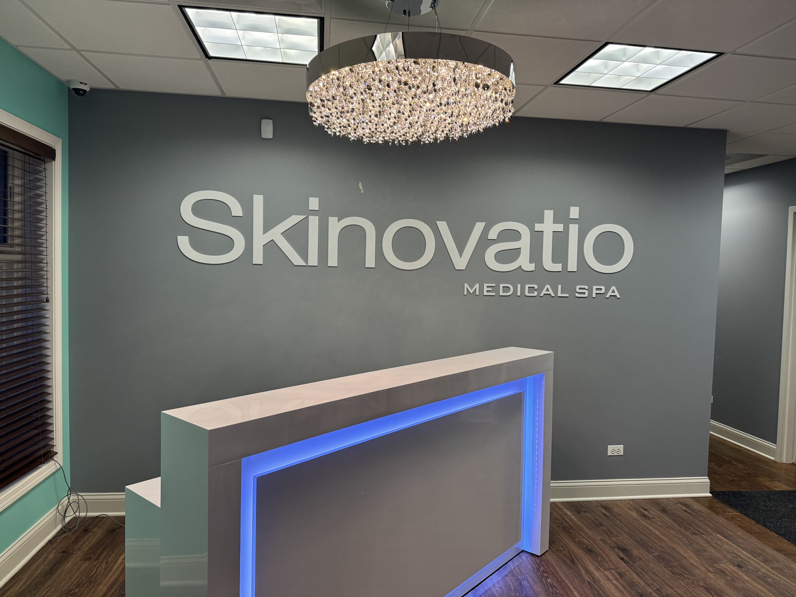 Snowy peaks thumbnail